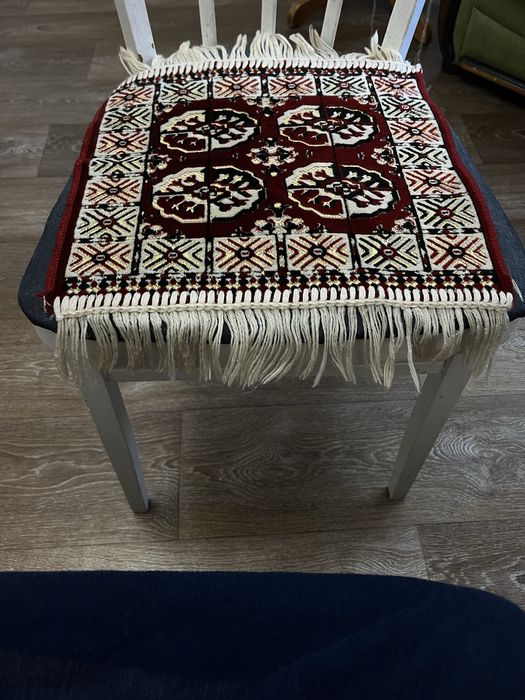 Подстилки на табурет или стул