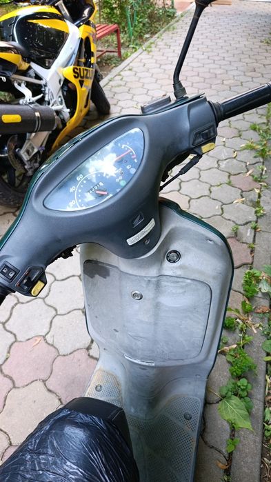 Vând  scuter honda sh50