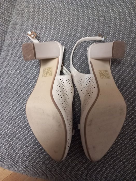 Дамски обувки, цвят бежов, летни