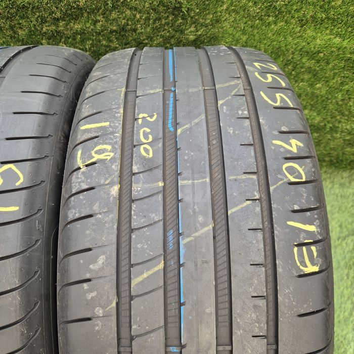 255 40 18 Goodyear 2019