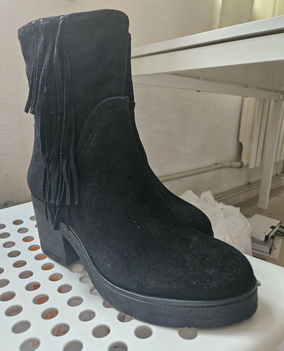Натуральная замша ботинки черные