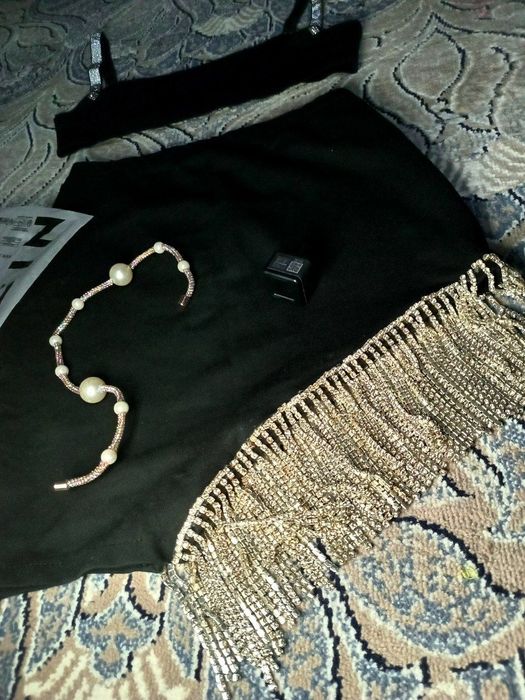 Qol ishi 1 marta kiyilgan.