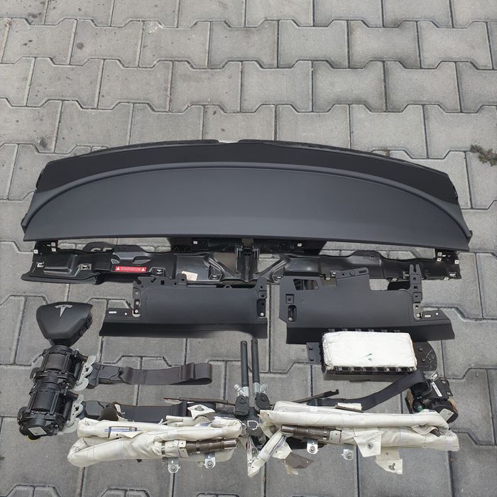 Plansa Bord Tesla 3 Airbaguri