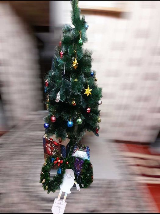 Новогодные ёлка подоётся