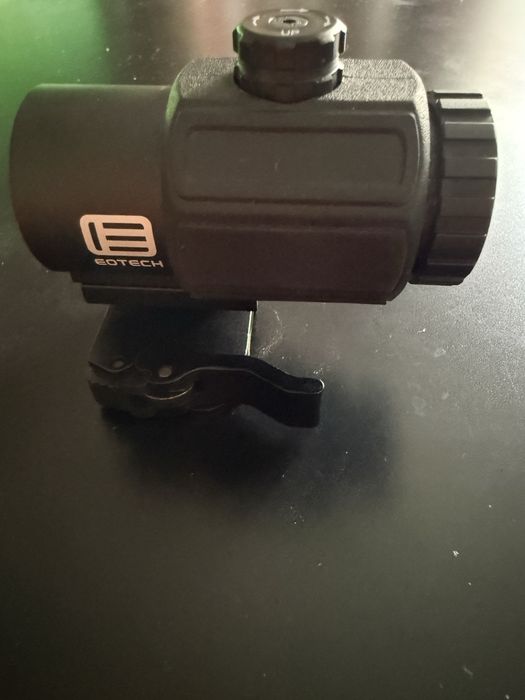 Se vinde Eotech magnifier 3x