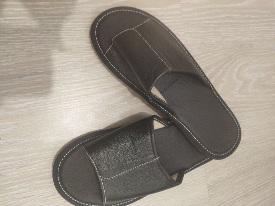 Продам тапочки новые