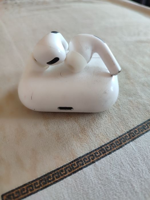 беспроводные наушники Apple