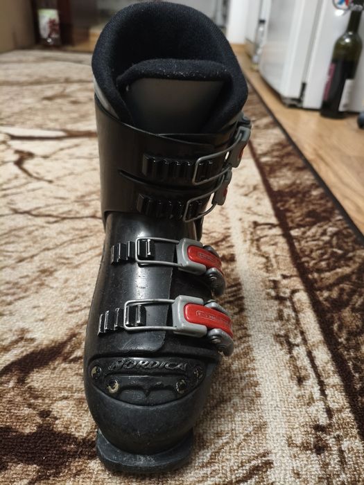 2 чифта детски ски обувки