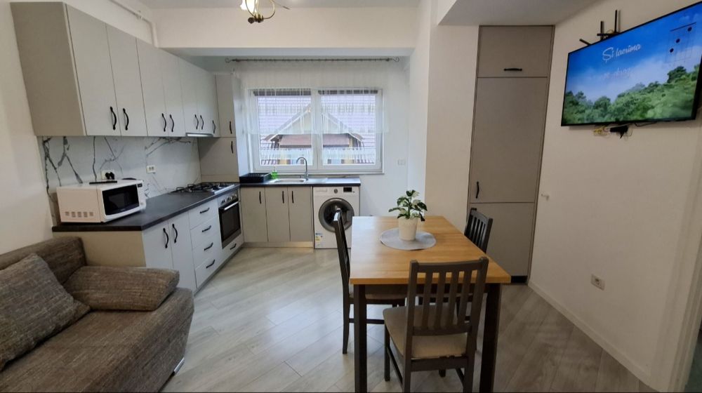 De inchiriat apartament 3 camere Radauti centru