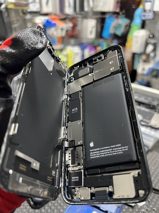 Piese pentru iphone Carcasa Display Mufa Difuzor Baterie Camere …..