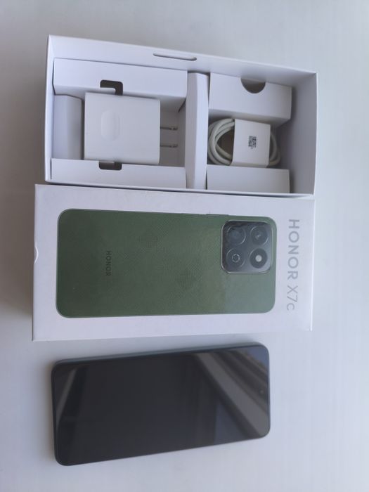 Продаю honor x7c
