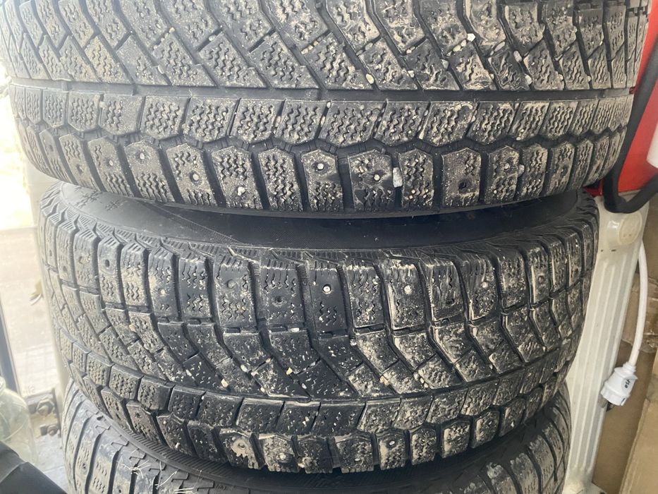 продам шины с дисками на R15