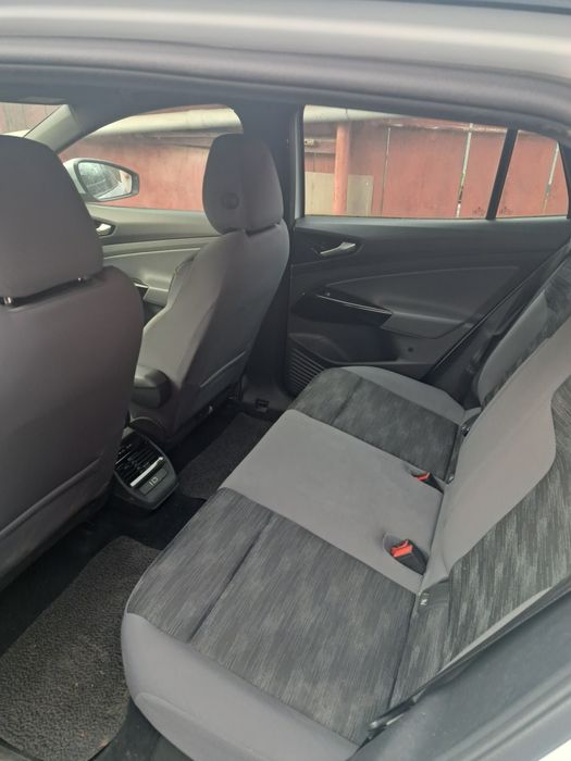 Vând VW ID 4 adus recent.