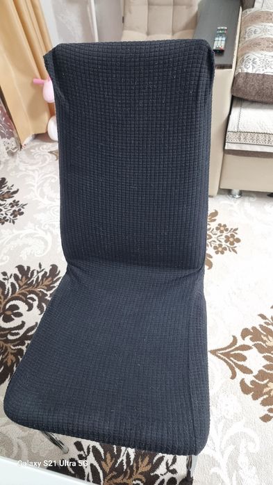 Стулья 4 штуки с чехлом