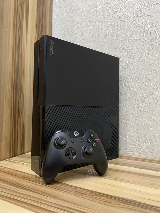 Xbox one с геймпадом