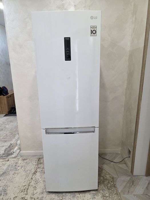 Холодильник.  LG.