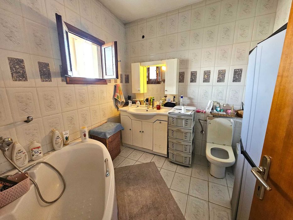 ПРОДАВА се самостоятелна къща 240кв.м в PANAGIA Кавала (код 8026)