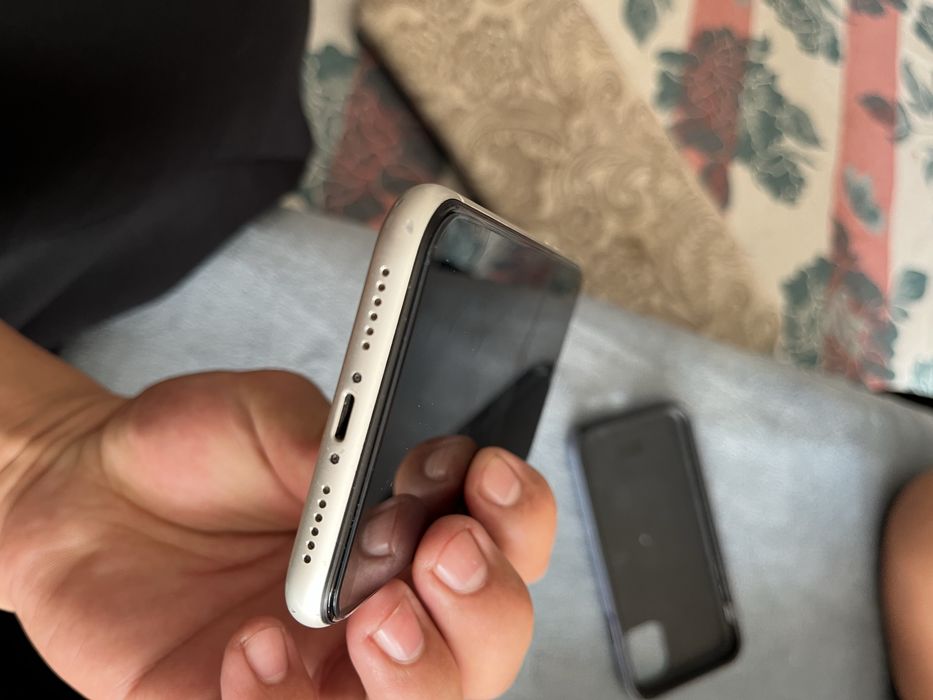 Продам айфон 11 хорошем состоянии