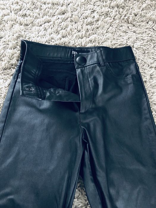 Pantaloni Zara/ noi/mărimea S