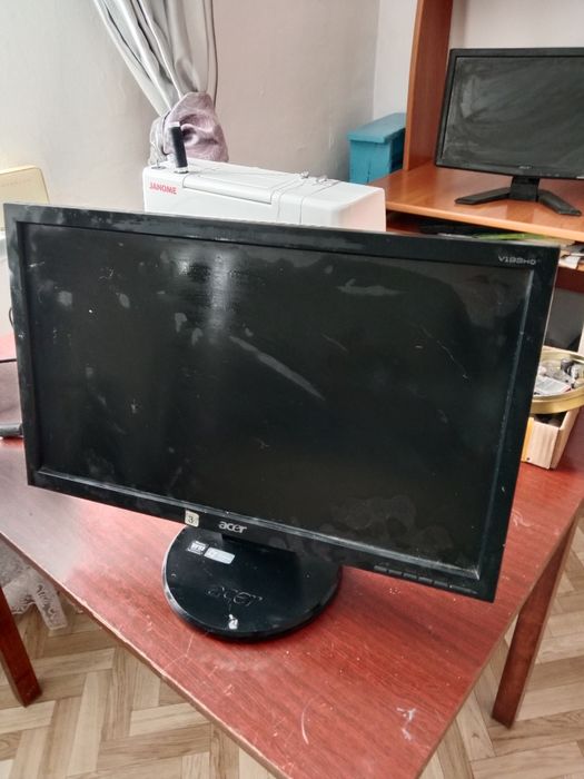 3шт мониторы рабочие, центр