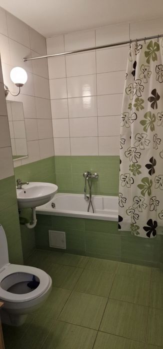 Închiriez garsoniera
