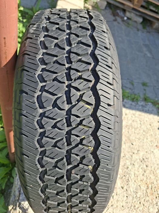 Продам шину 245/65/17  гудрич