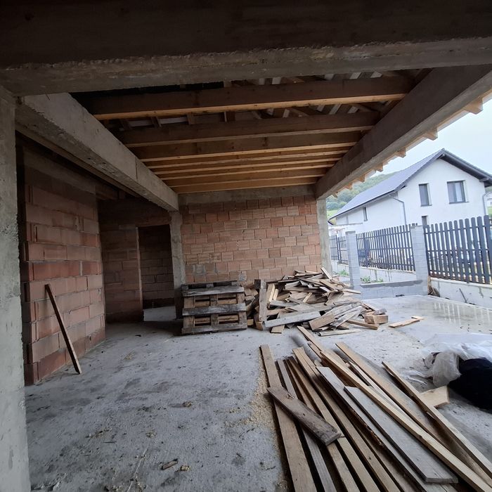 Casa pe 1  nivel a roșu  100 m2