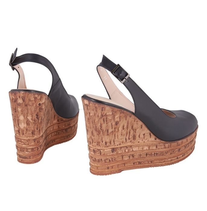 Продам босоножки на танкетке