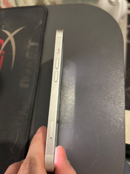 Продам айфон 13 б/у