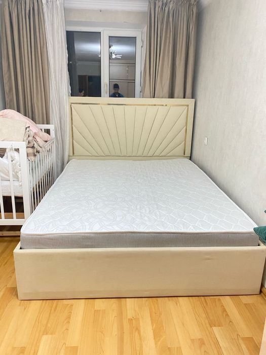 Кровать двуспальная