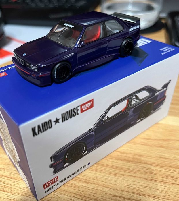 Mini GT Kaido House BMW M3 E30, BMW M5