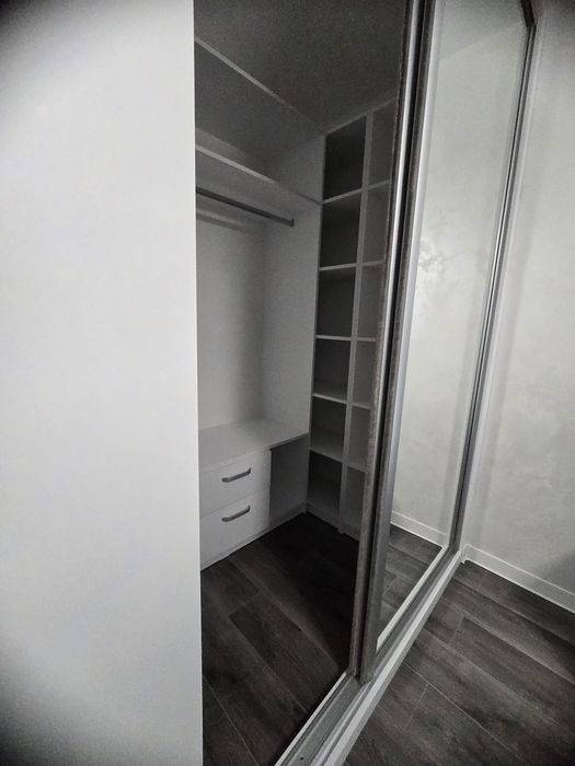 Închiriez apartament  2 camere