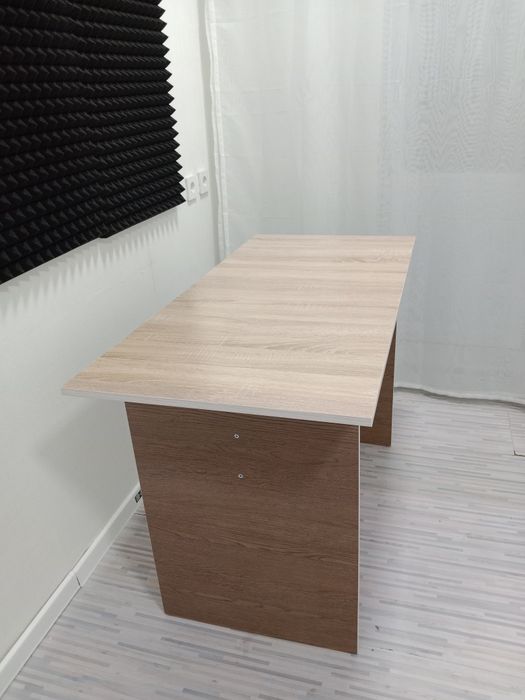 Продам стол новый офисный