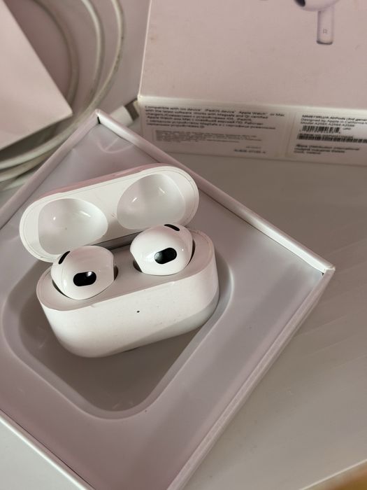 Airpods apple 3 seria продам!!