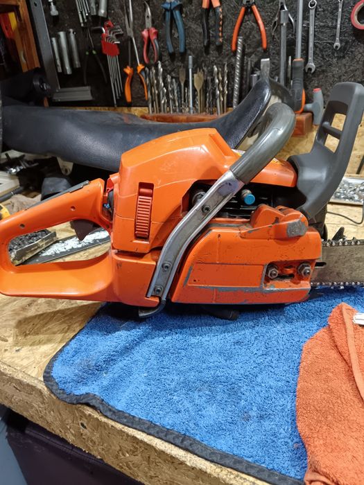 Vând Husqvarna 359