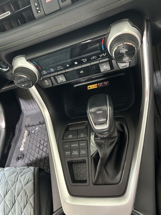 Продаю Toyota rav4