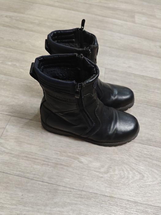 Продам зимние ботинки