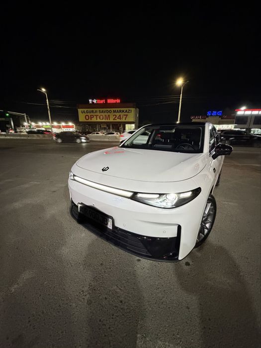 Leapmotor C10 Hybrid 210