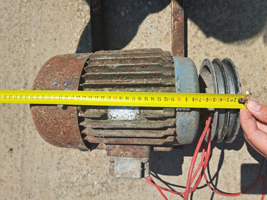 Motor electric 220 * 380 Va + bonus motor  mai mic
