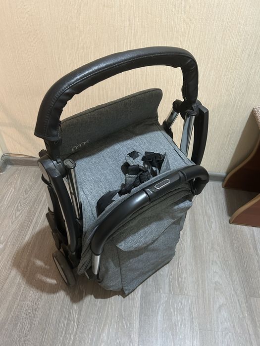 Продам коляску прогулочную