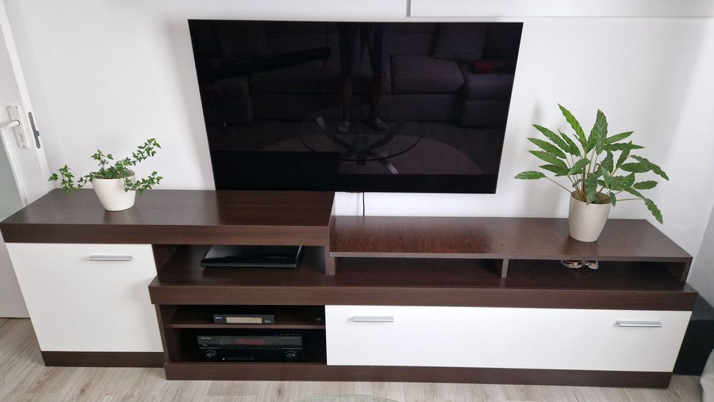 Vând mobilă living Galaxy wenge si alb pt.sufragerie,living,etc.