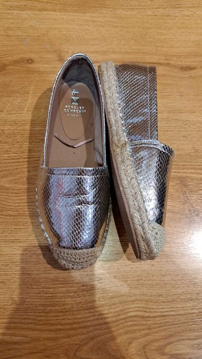 Нови дамски обувки