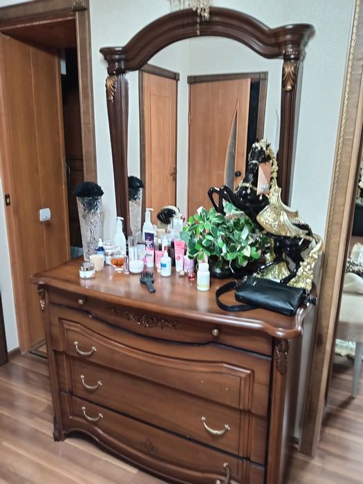 Спальный гарнитур