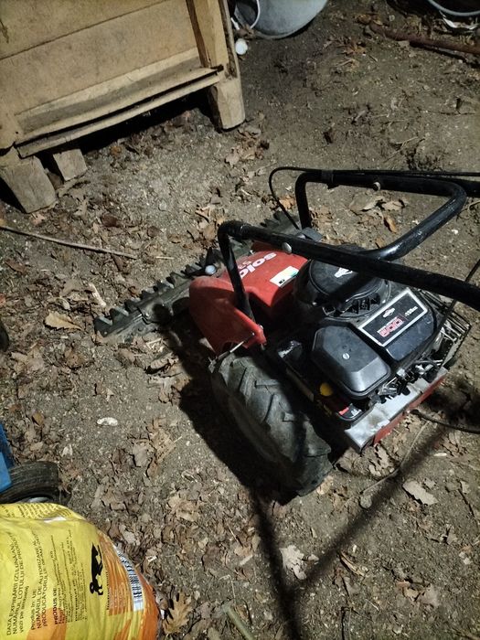 Vând o motocositoare marcă solo  530