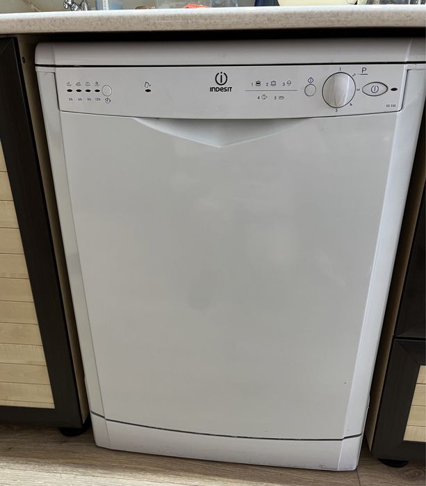Продам посудомоечную машину INDESIT