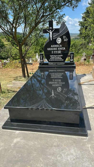 Cruci Funerare din Granit negru Bistrita