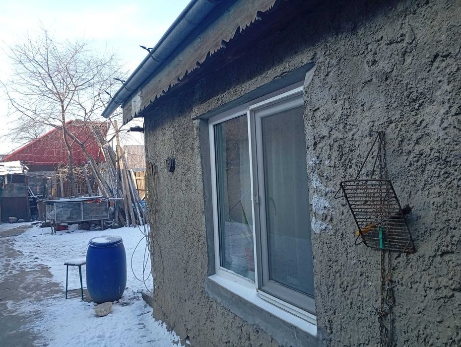 Casa cu curte de închiriat