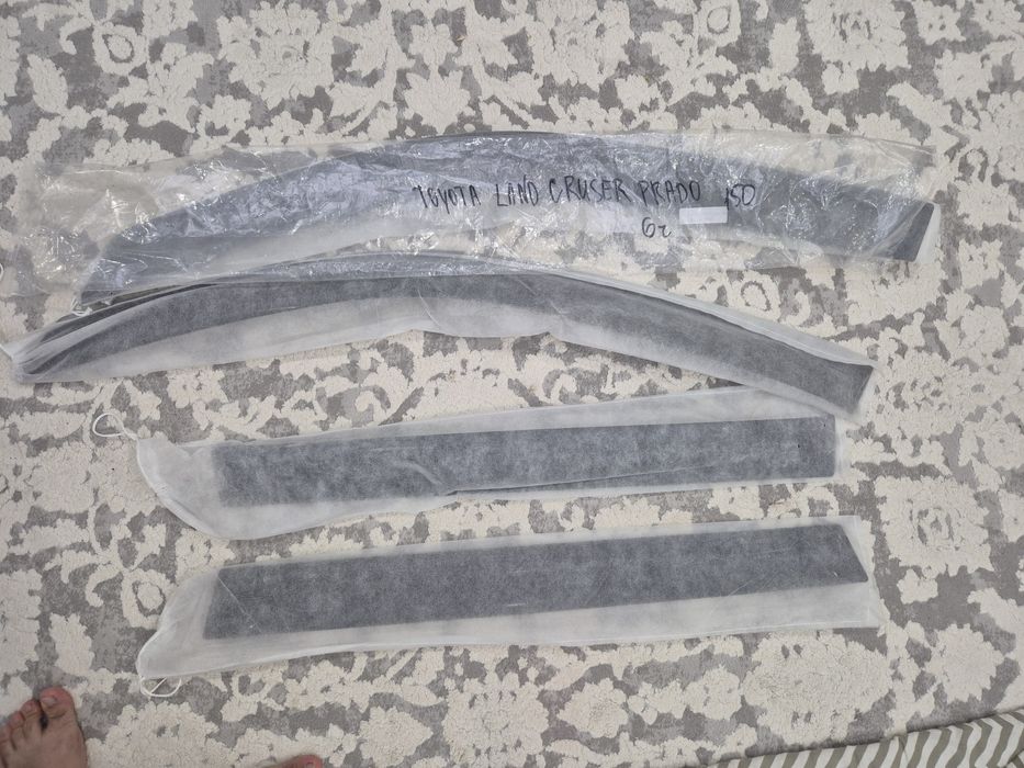 Ветровики, дефлекторы Прадо 150