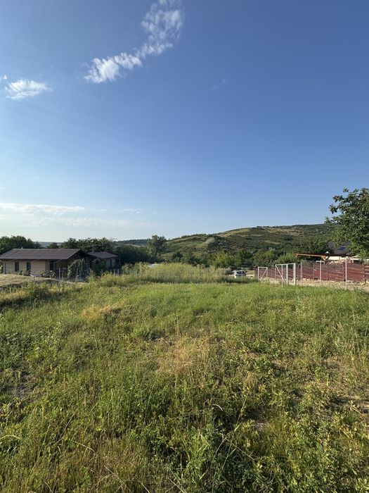 Teren + proiect Aroneanu