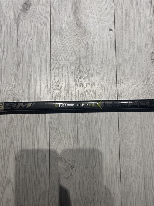 Продам хокейную клюшку